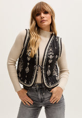 Nala Quilted Floral Print Gilet In Black