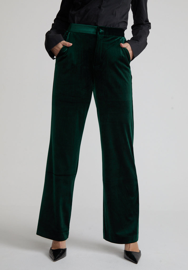 Sienna Straight Leg Velvet Trouser In Green