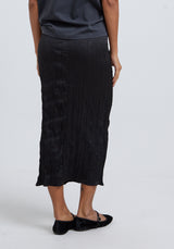 Lala Crinkle Pencil Midi Skirt In Black