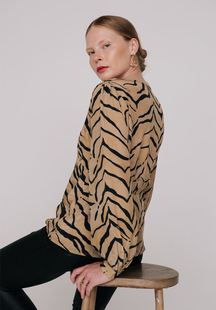 Emmy Tiger Blouse in Brown